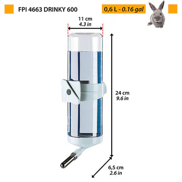 Measurement chart for a pet water bottle with dimensions and capacity details on a white background.
