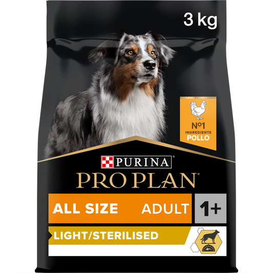 A bag of Pro Plan All Size Adult Light/Sterilised dry dog food with chicken, featuring an image of an Australian Shepherd on the front.
